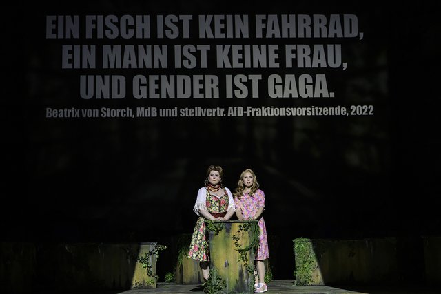  © Bettina Stöß