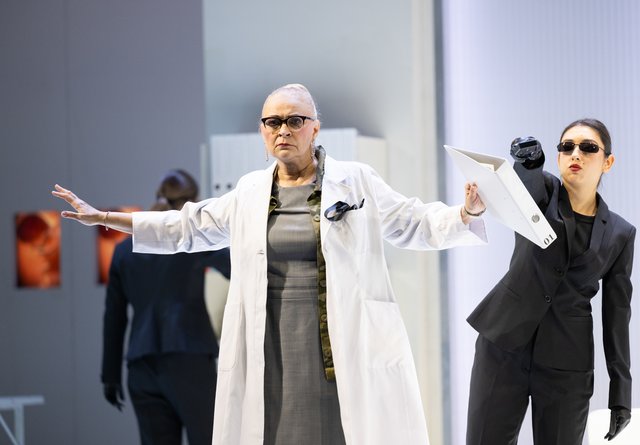  © Matthias Jung | Ruxandra Donose, Buket Güvençer